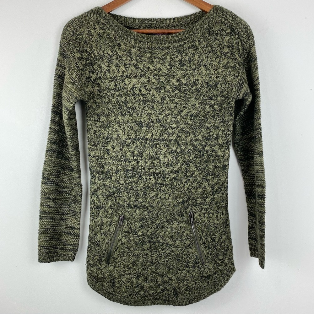 Hooked Up by IOT size XS Women’s Green Zipper Pullover Sweater